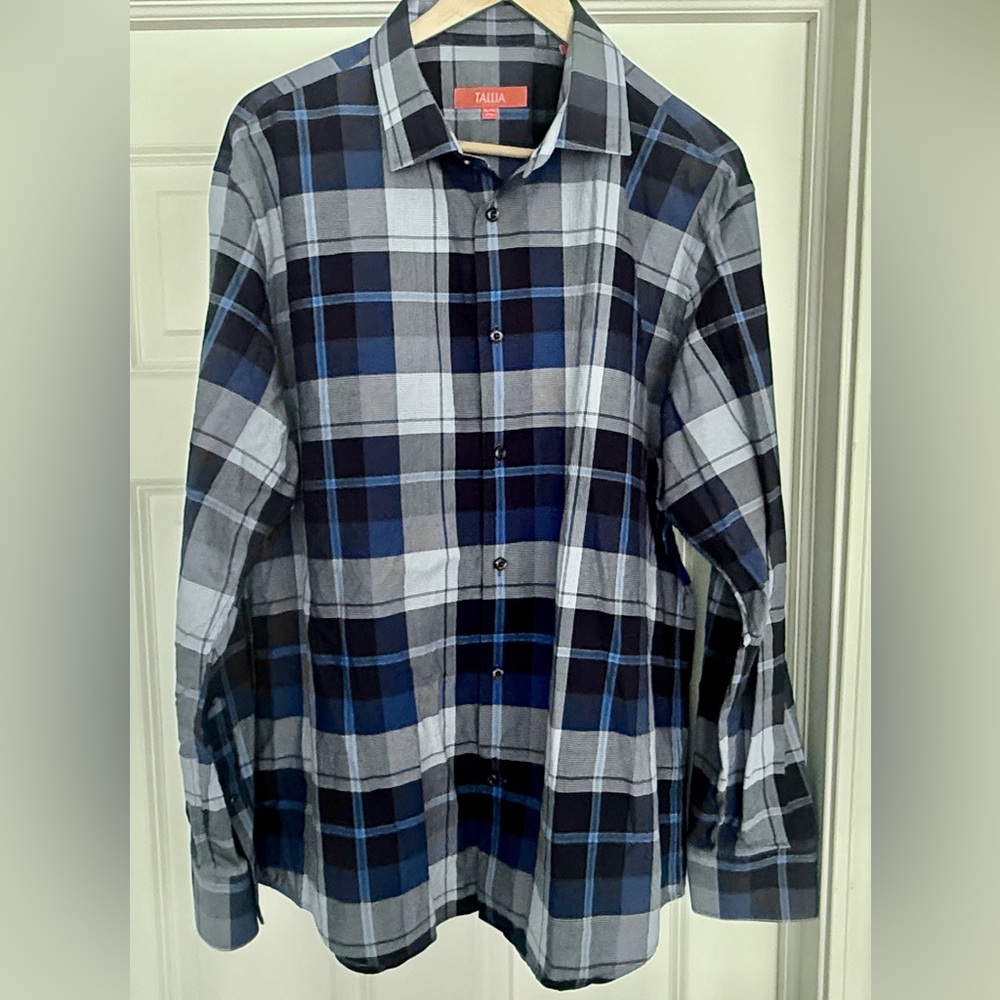NWOT Tallia Men's Button Front Blue Plaid Dress Shirt. Size X-Large, 17 1/2